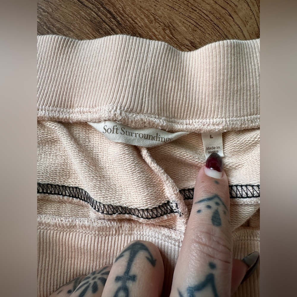 Soft Surroundings Take Time Jogger Sweatpants. Size Large. Light Salmon/Peach. - Picture 7 of 11